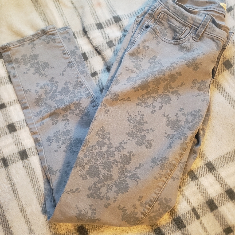 Old Navy rock star floral gray jeans, 8